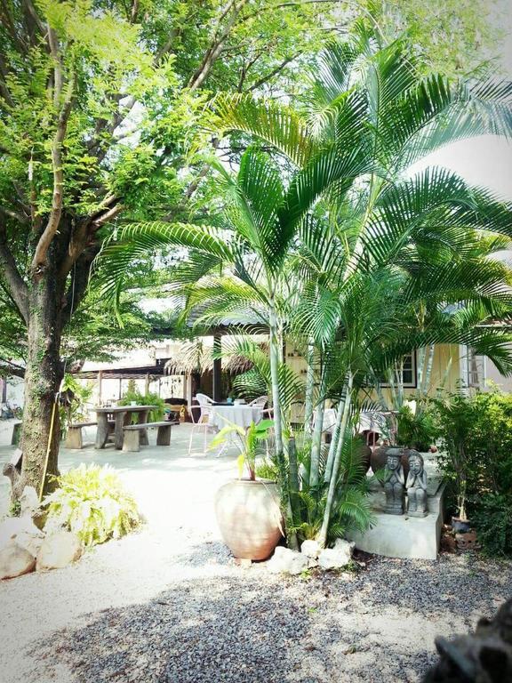 Baan Homlamoon Hotel Suan Phueng Exterior photo